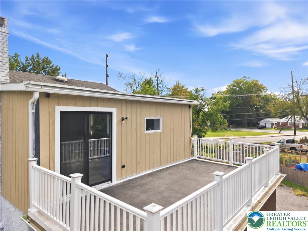 136 East West Street Property Photo 63
