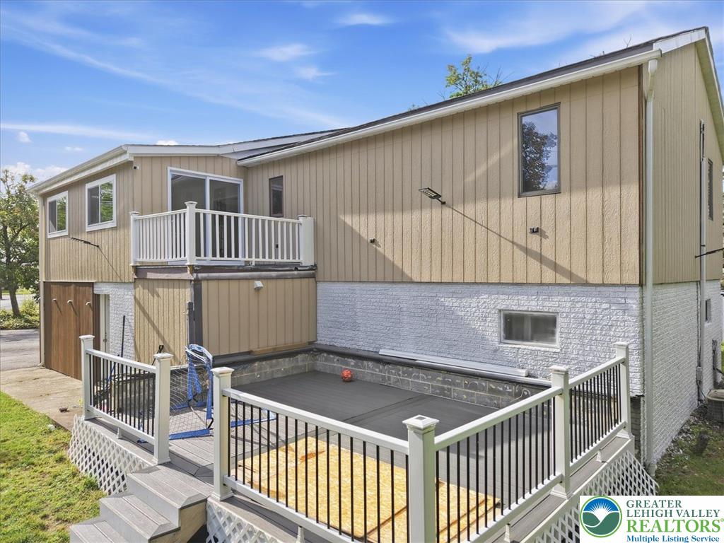136 East West Street Property Photo 64