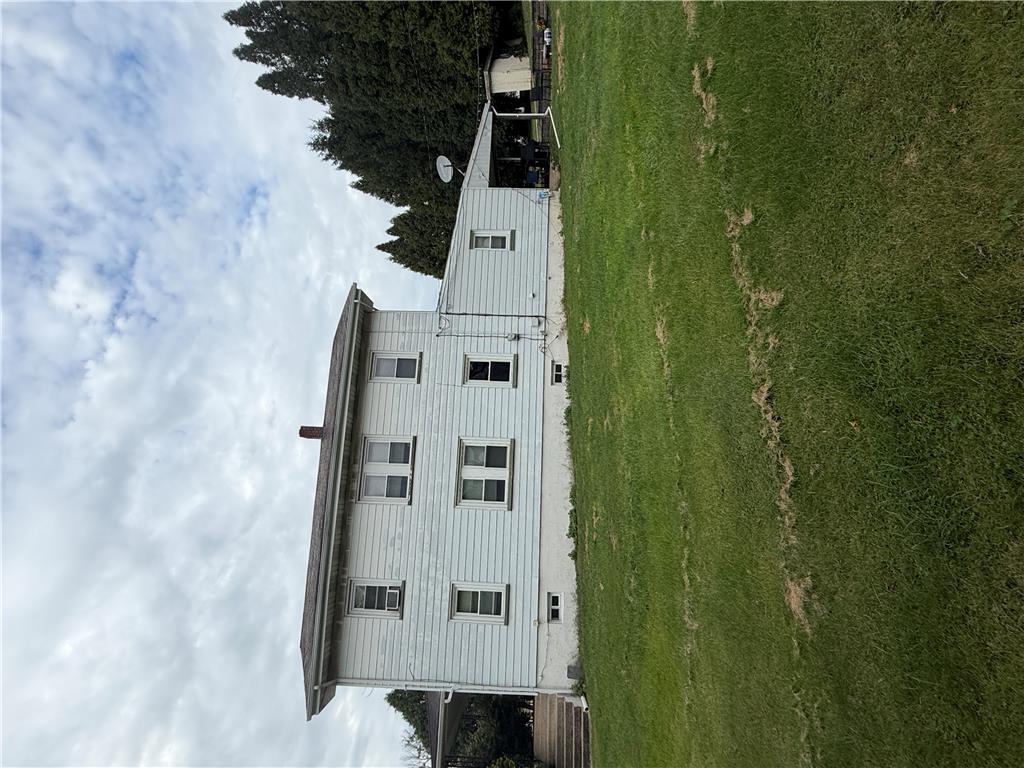 1906 3rd Street Property Photo 2