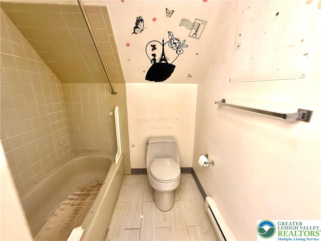 7 West Pittston Street Property Photo 9