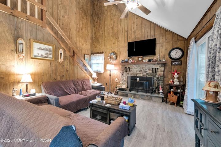 2128 Apley Drive Property Photo 5
