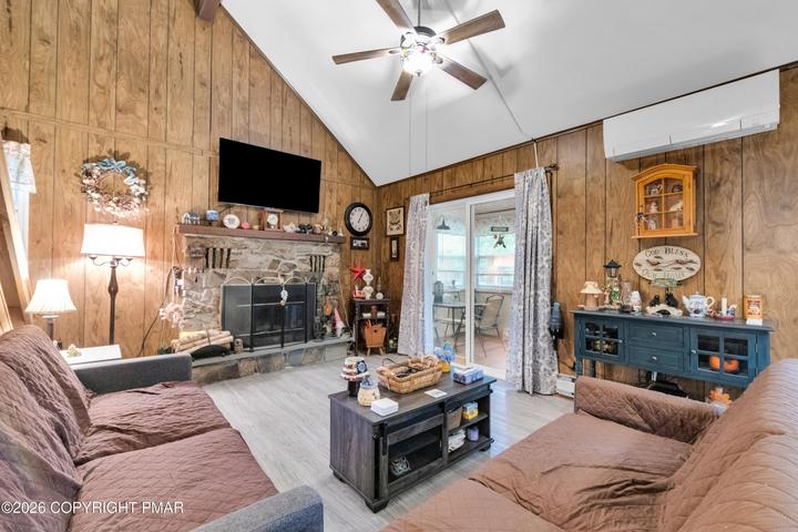 2128 Apley Drive Property Photo 6