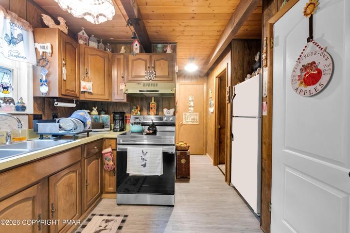 2128 Apley Drive Property Photo 11