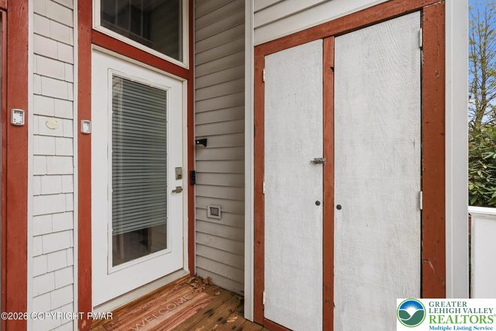 79 Laurelwoods Drive Property Photo 3