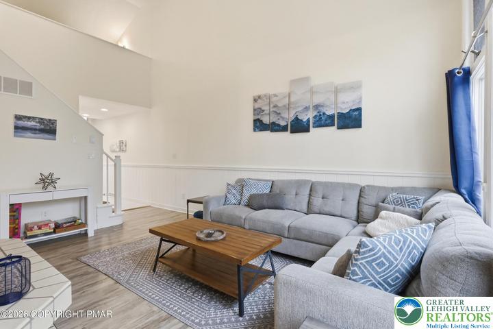 79 Laurelwoods Drive Property Photo 6