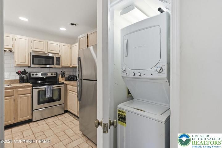 79 Laurelwoods Drive Property Photo 17