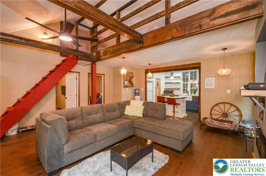 120 Spring Run Road Property Photo 6