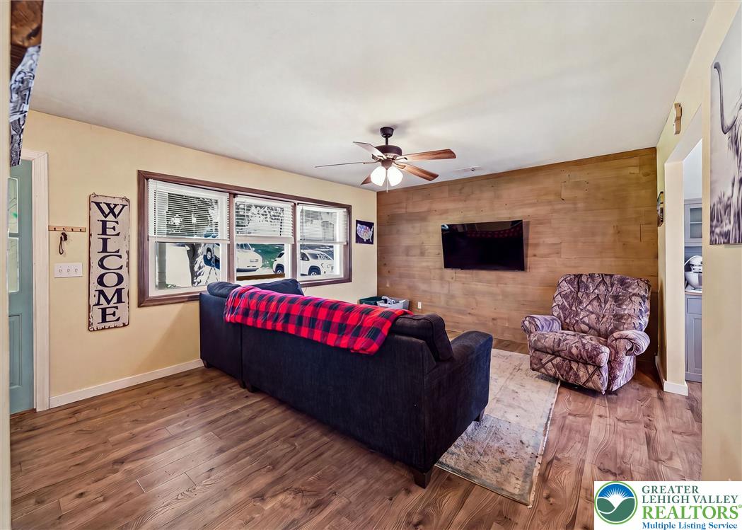 413 Stony Brook Drive Property Photo 2
