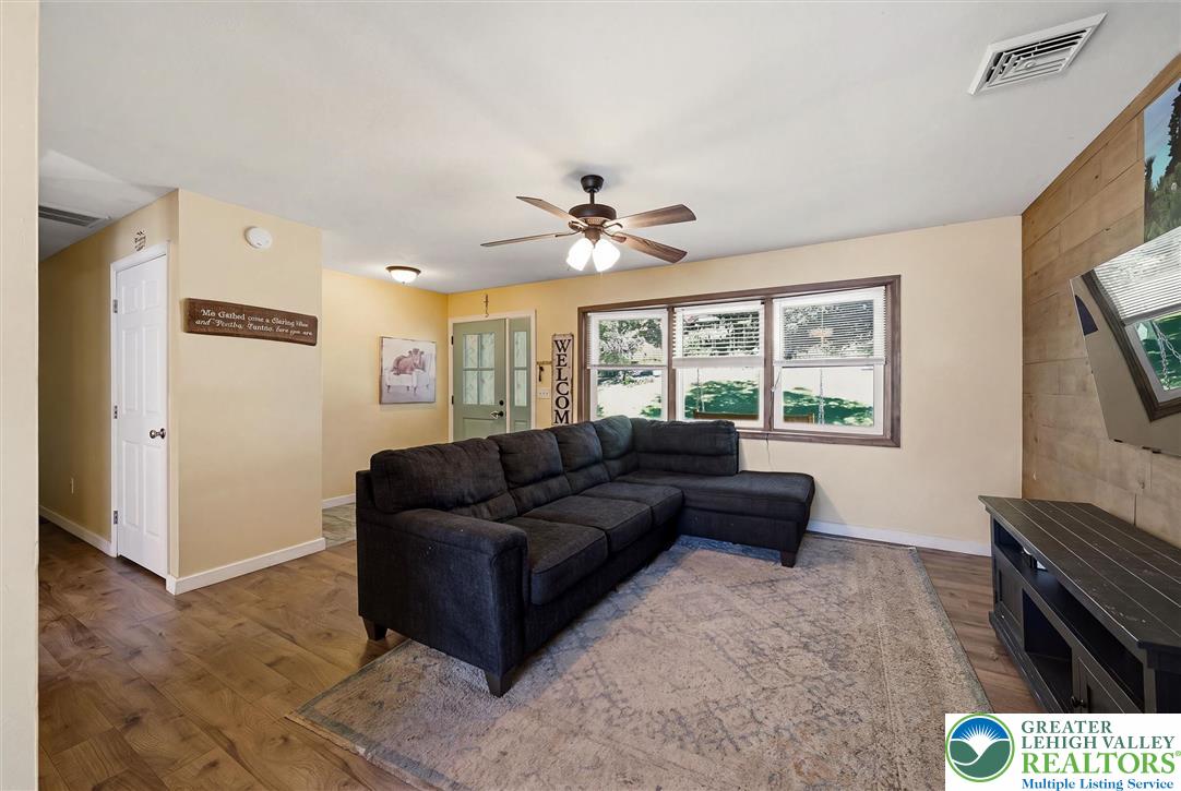 413 Stony Brook Drive Property Photo 8