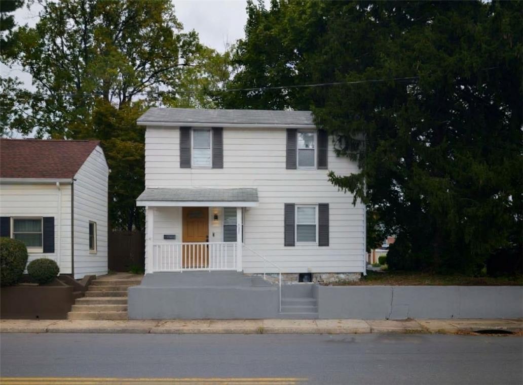 2102 West Broad Street Property Photo 1