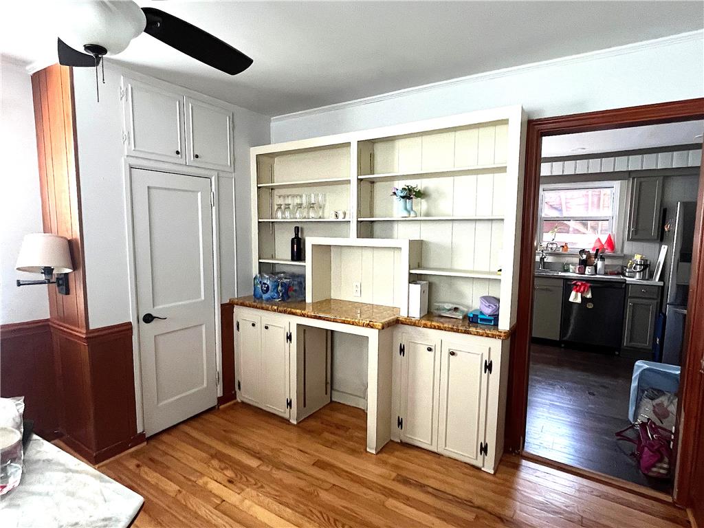1735 Jefferson Avenue Property Photo 4