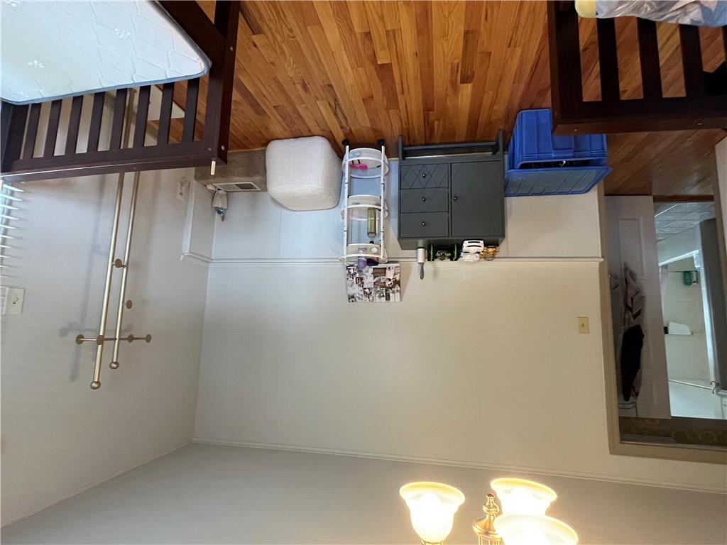 1735 Jefferson Avenue Property Photo 8