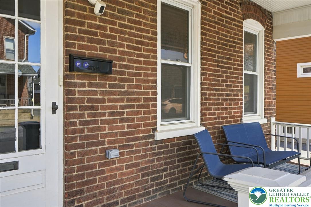 562 Ridge Street Property Photo 2