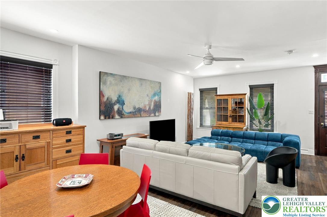 562 Ridge Street Property Photo 10