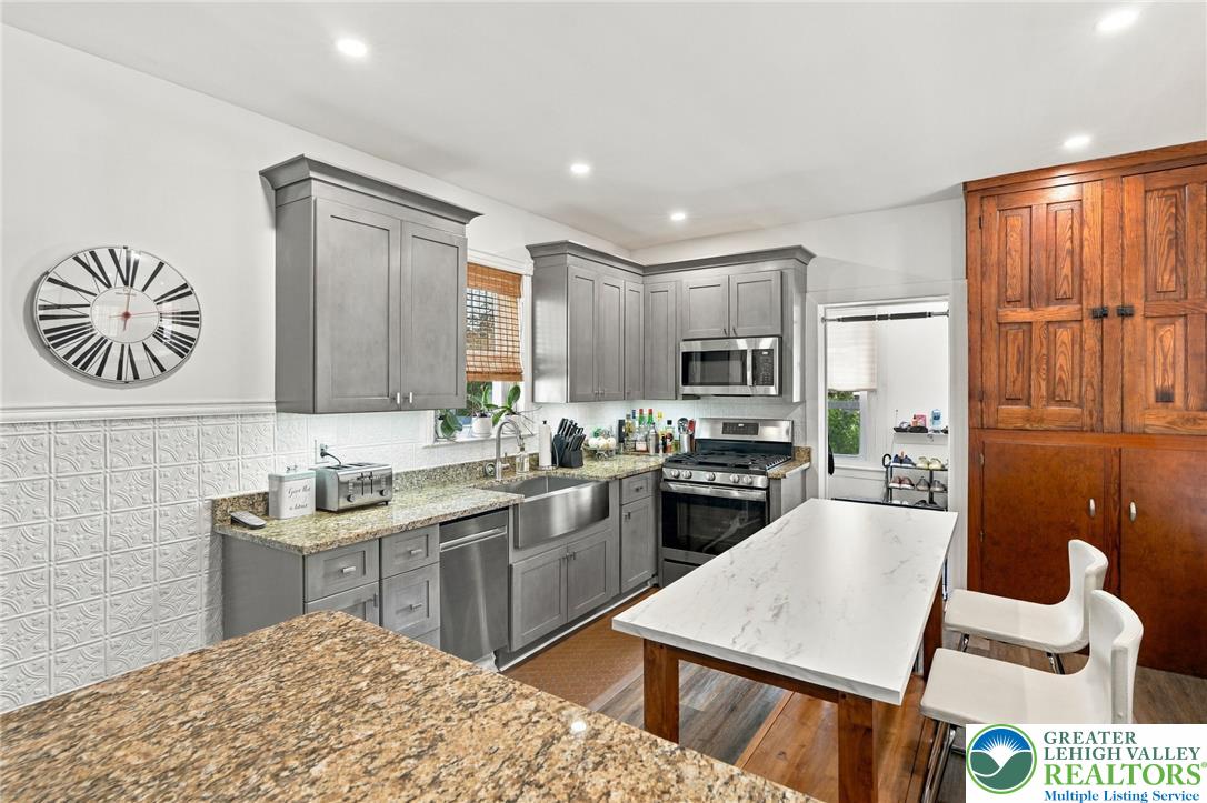 562 Ridge Street Property Photo 21