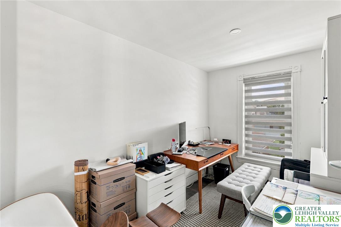 562 Ridge Street Property Photo 23