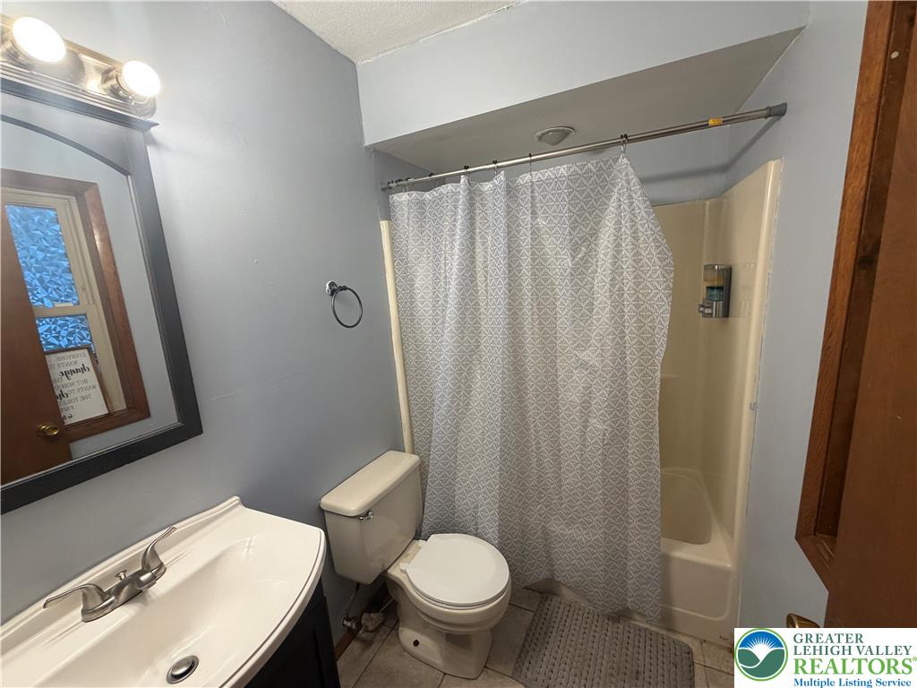 7642 Rainbow Drive Property Photo 6