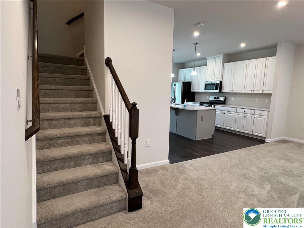 2356 Raya Way Property Photo 10