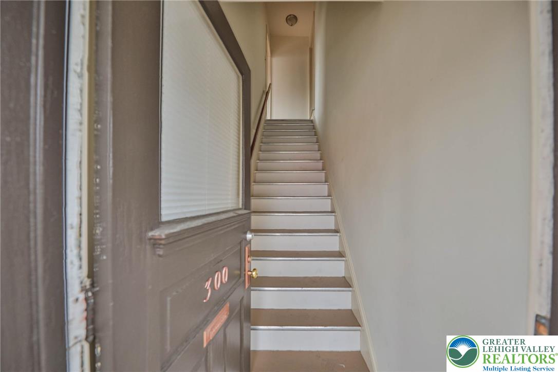 300 Locust Street Property Photo 3
