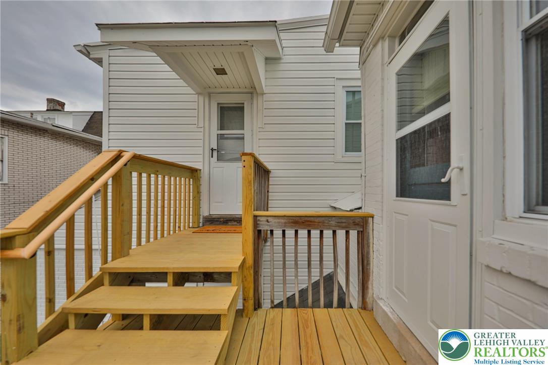 300 Locust Street Property Photo 14