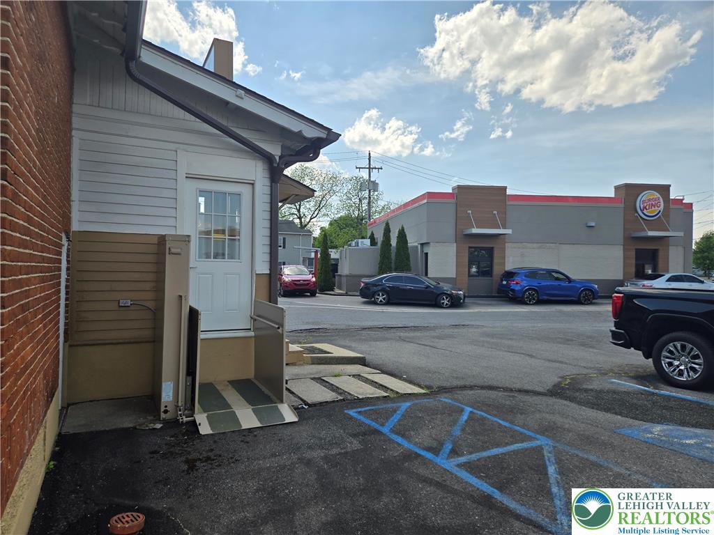 2166 Eaton Avenue Property Photo 7