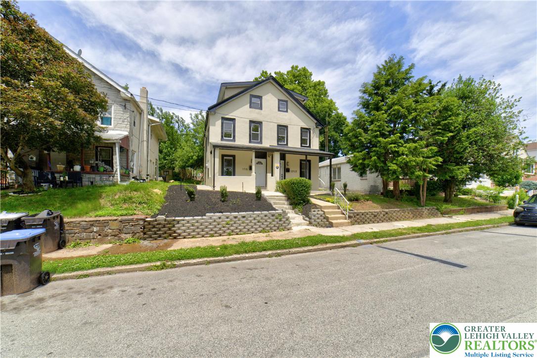 1717 Willow Street Property Photo 1
