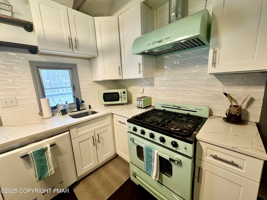 24 Split Rock Road Property Photo 10