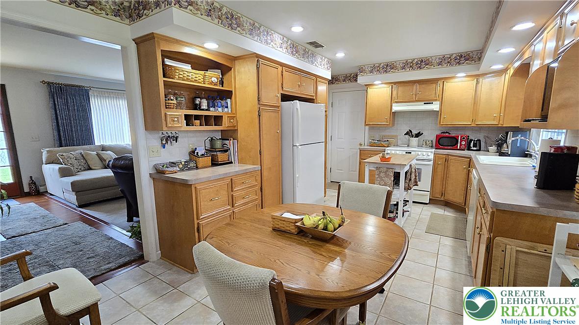 4474 Phillip Street Property Photo 4