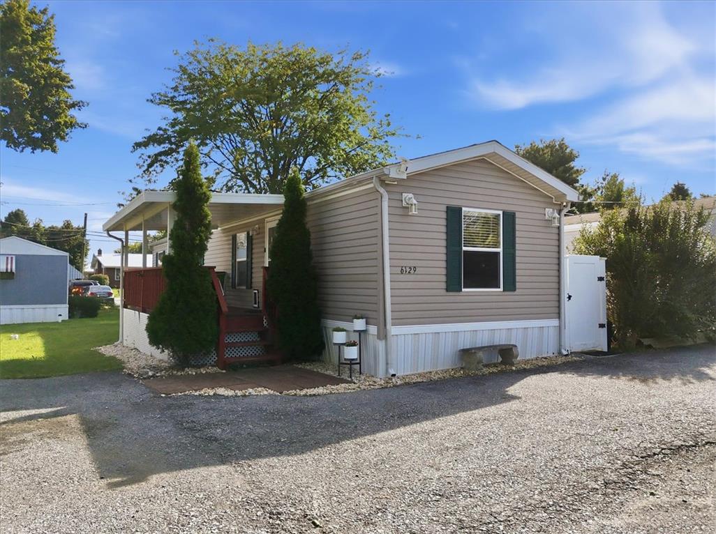 6129 Memorial Road Property Photo 2
