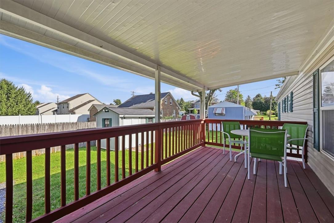 6129 Memorial Road Property Photo 8