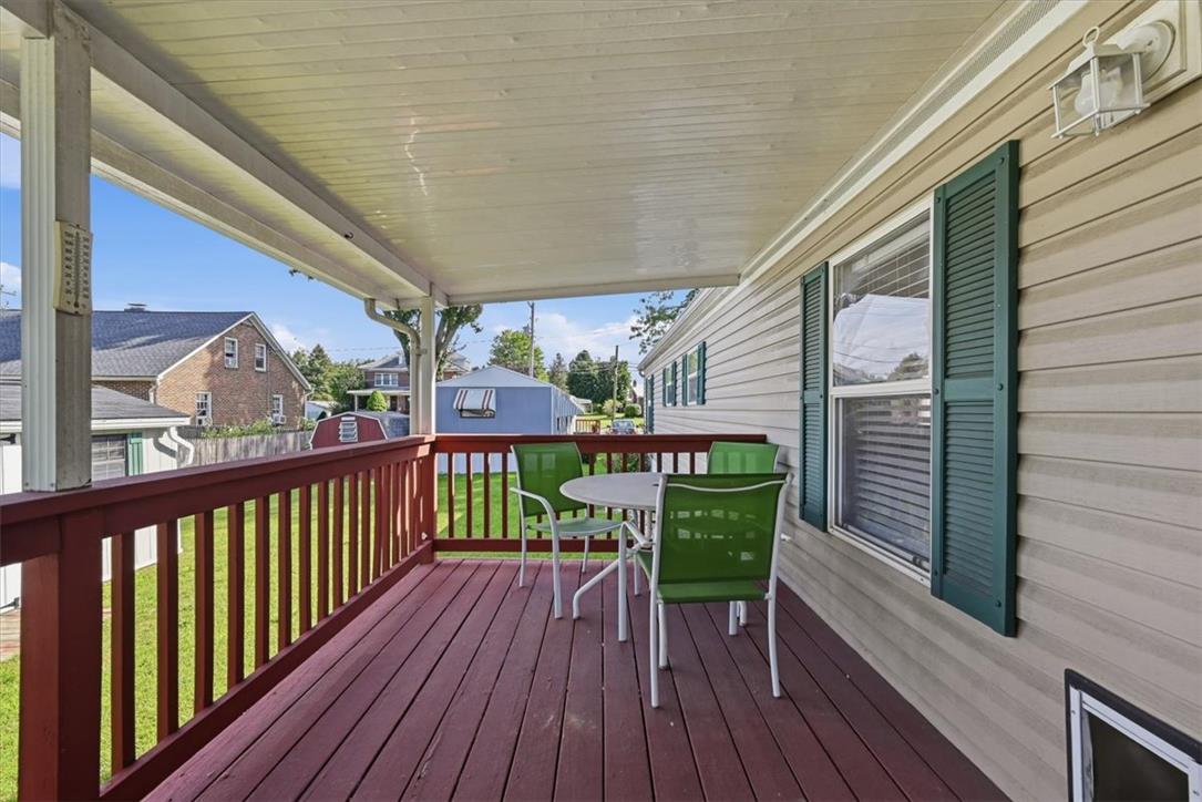 6129 Memorial Road Property Photo 9