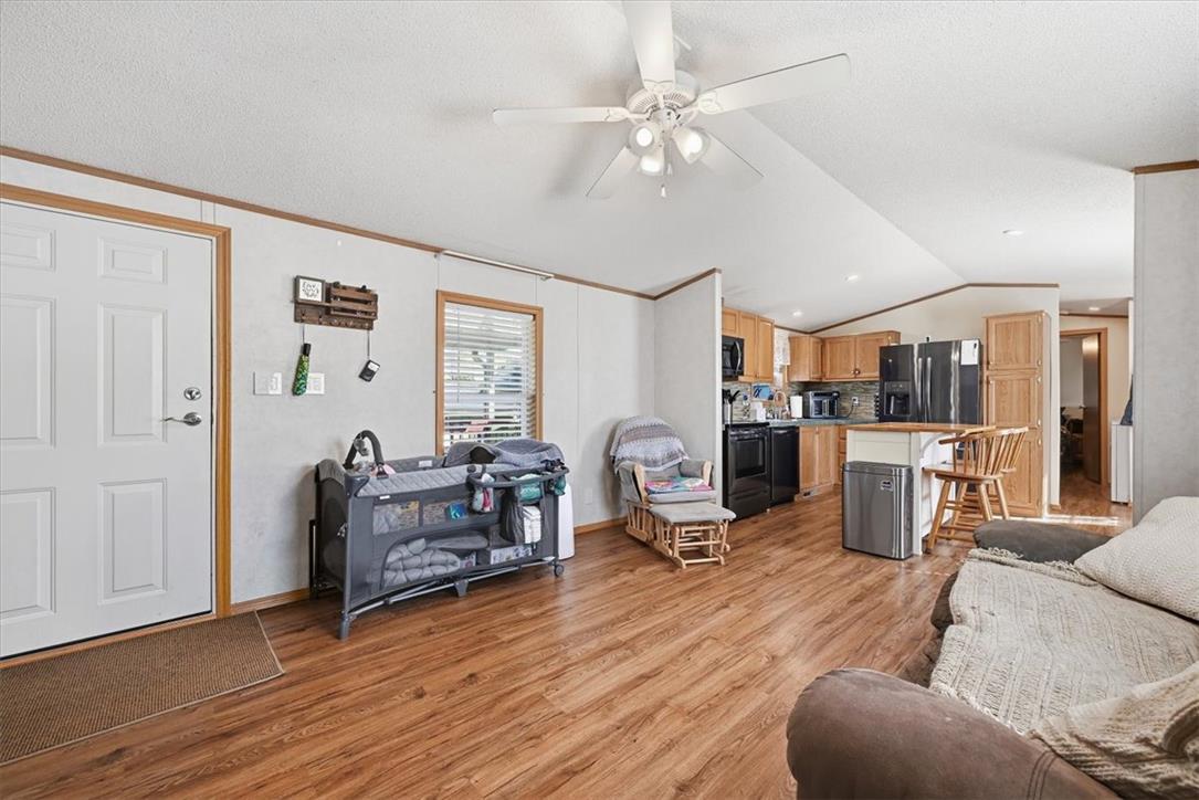6129 Memorial Road Property Photo 12