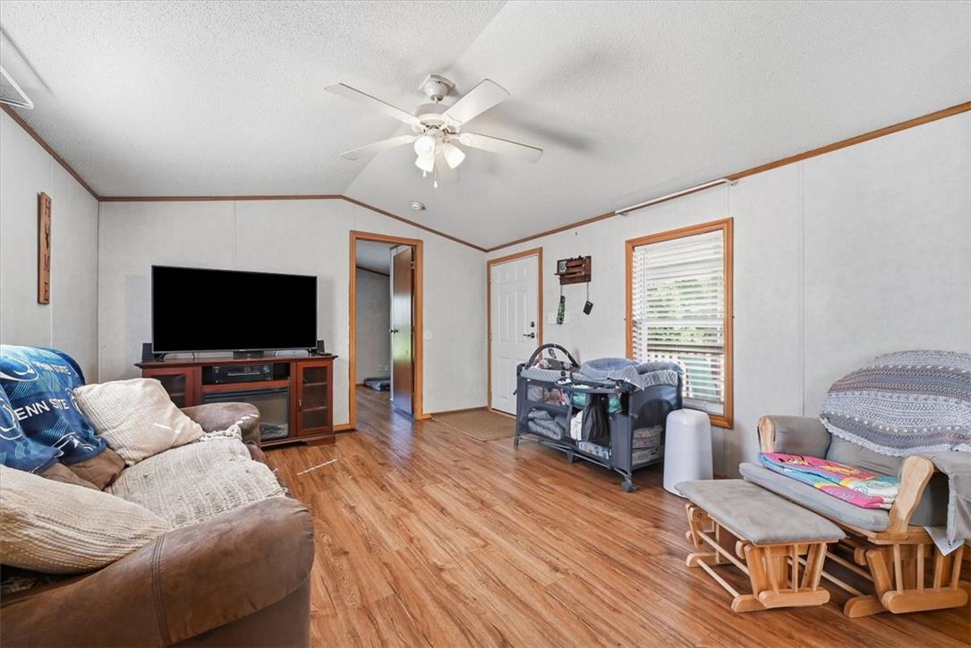 6129 Memorial Road Property Photo 13