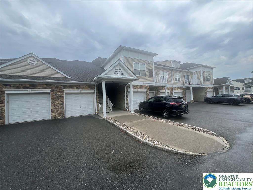 424 Waterford Terrace Property Photo 3