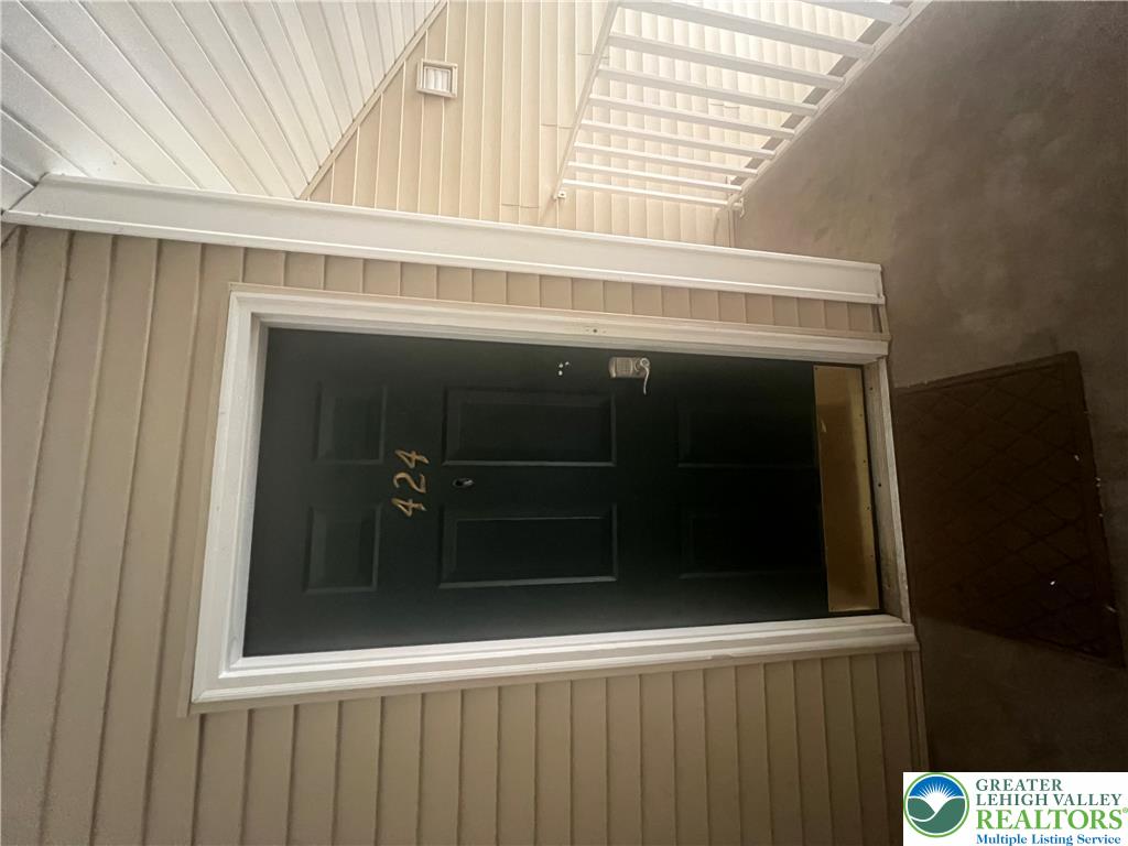 424 Waterford Terrace Property Photo 6
