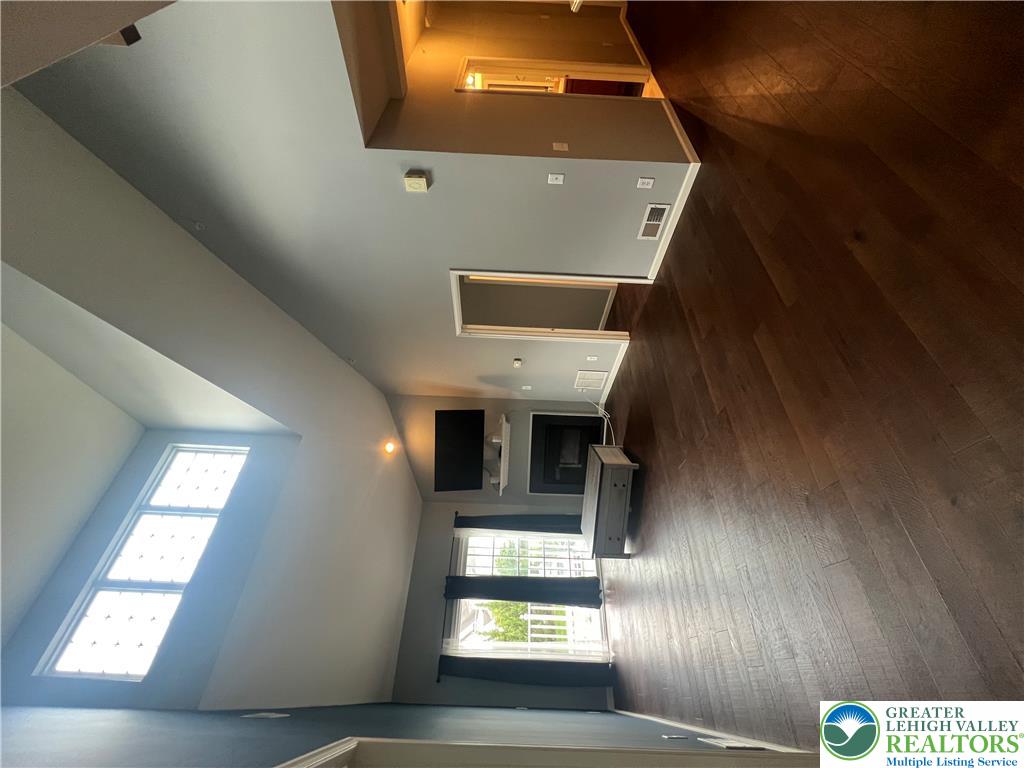 424 Waterford Terrace Property Photo 8