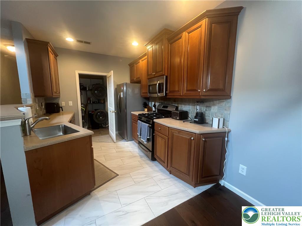 424 Waterford Terrace Property Photo 17