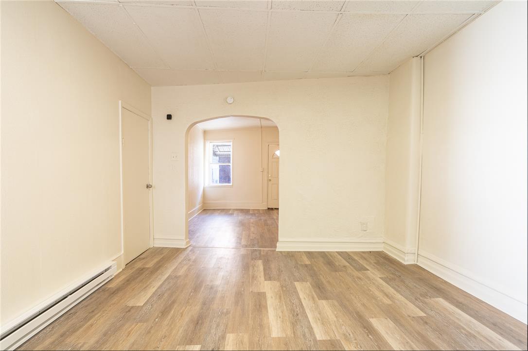 216 N Railroad St Property Photo 4