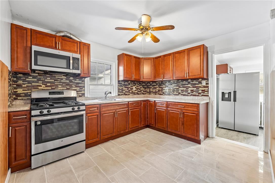 1325 Byfield Street Property Photo 8