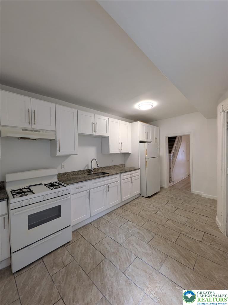 436 Gordon Street Property Photo 2