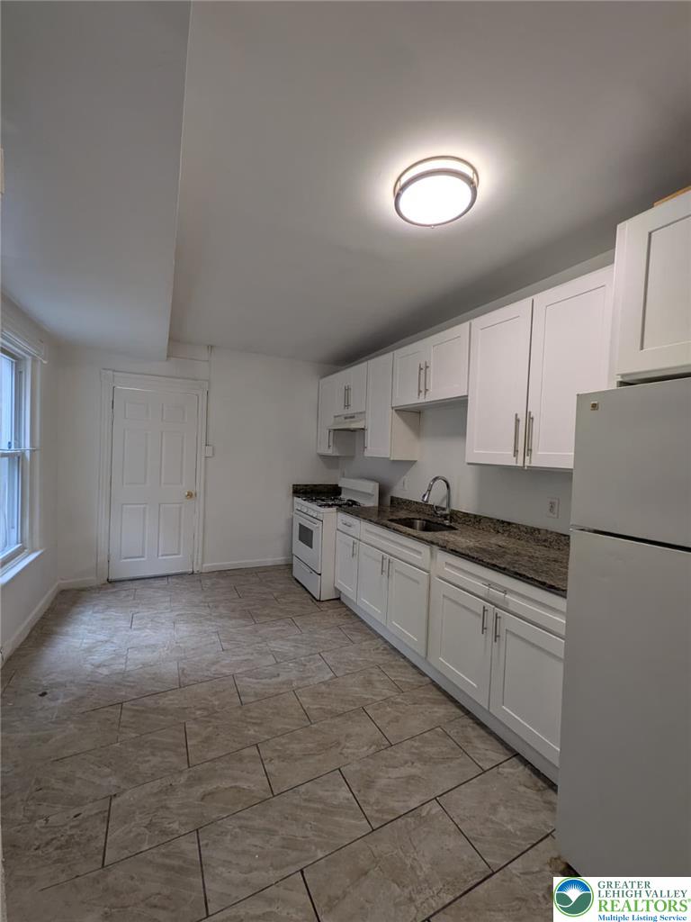 436 Gordon Street Property Photo 3