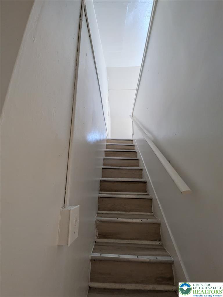 436 Gordon Street Property Photo 8
