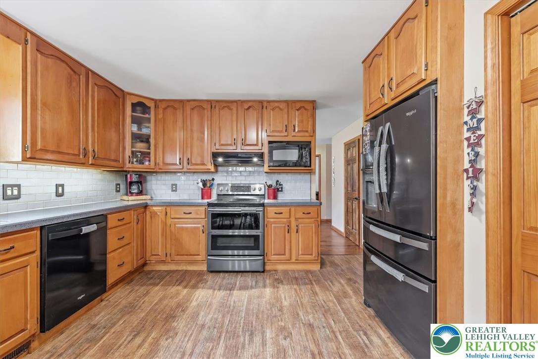 322 West 10th Street Property Photo 15
