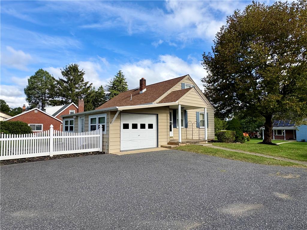 4874 Cherry Lane Property Photo 4