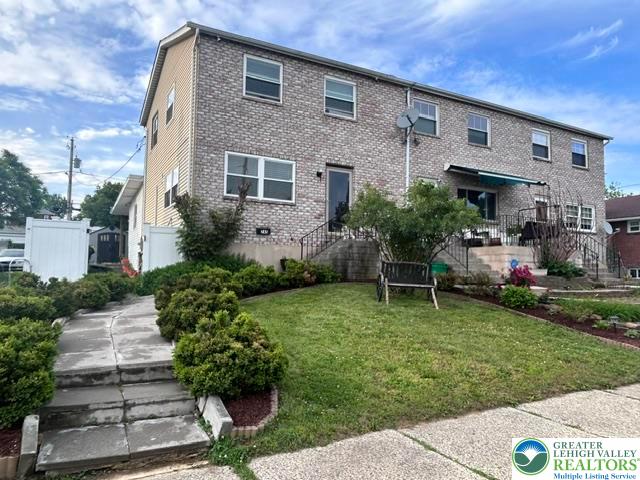 745 E Green Street Property Photo 1