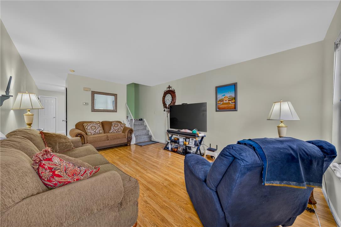 884 North Jasper Street Property Photo 8