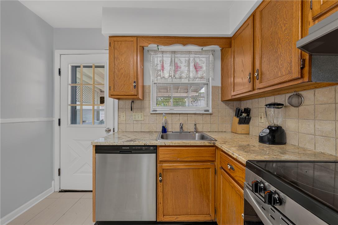 884 North Jasper Street Property Photo 18