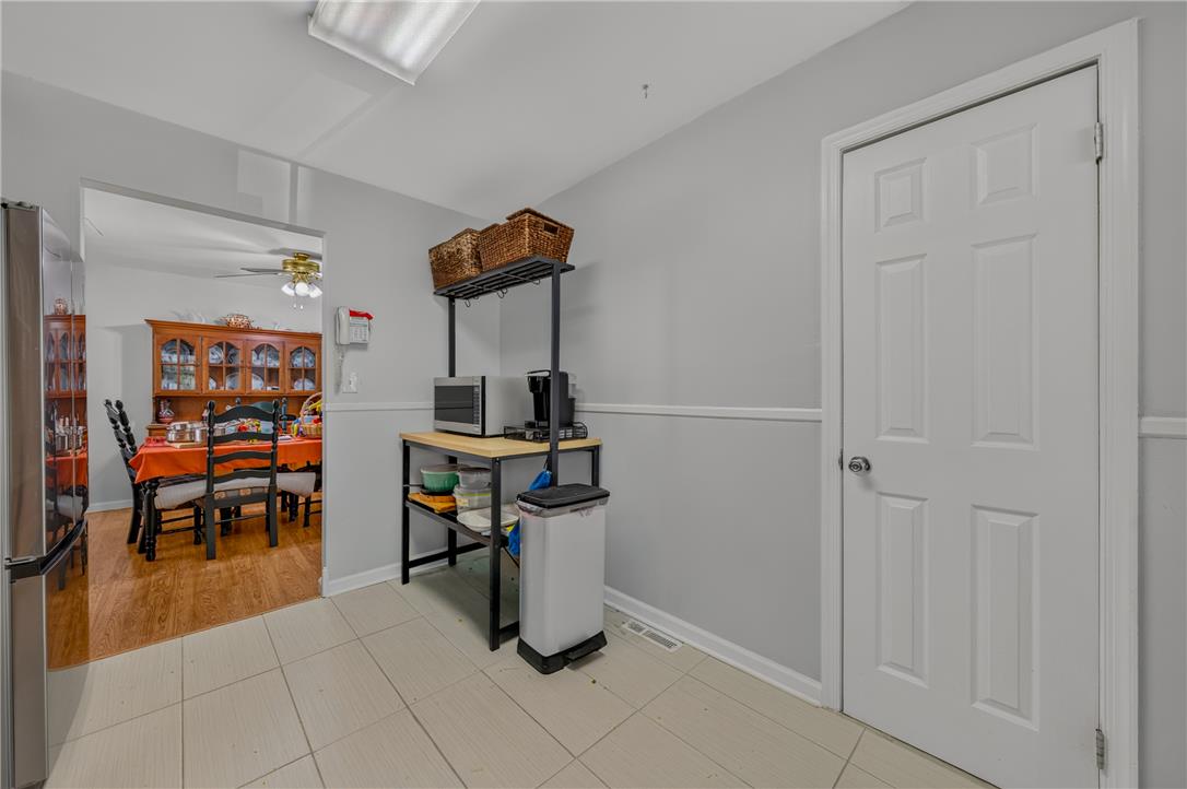 884 North Jasper Street Property Photo 19