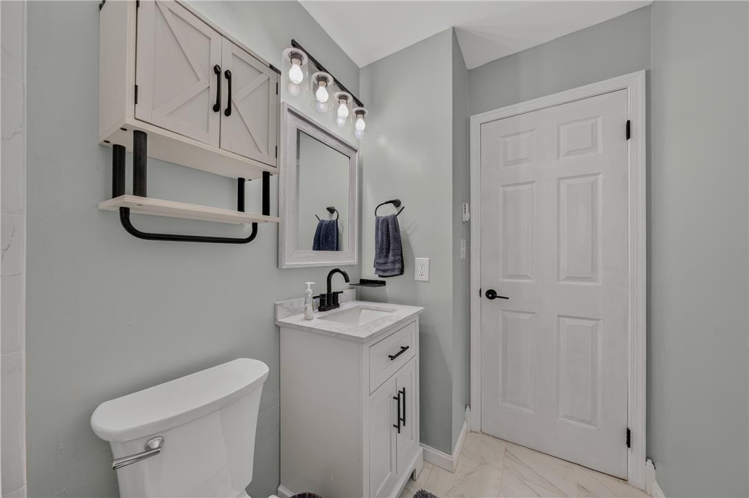 884 North Jasper Street Property Photo 29