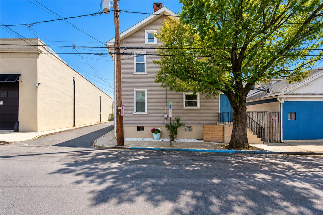 228 West Brush Street Property Photo 2
